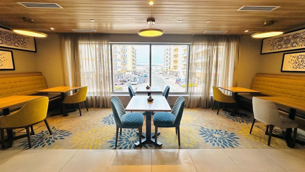 Hampton by Hilton Dubai Al Barsha — 19