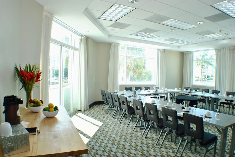 GALLERYone- A DoubleTree Suites by Hilton Hotel — 26