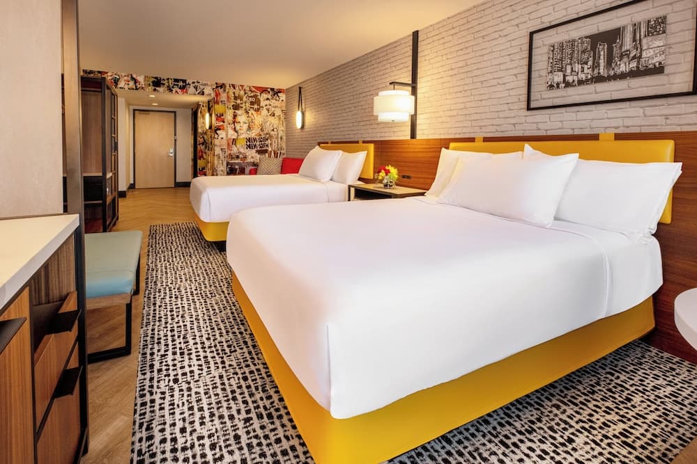 New York-New York Hotel & Kasino — 13