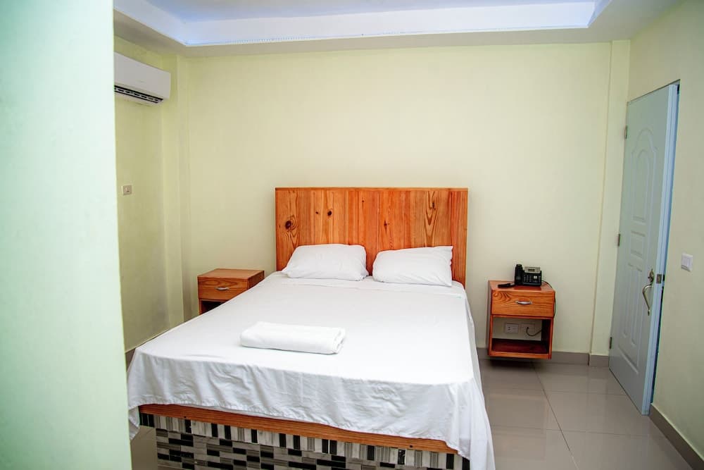 Hotel J&M — 10