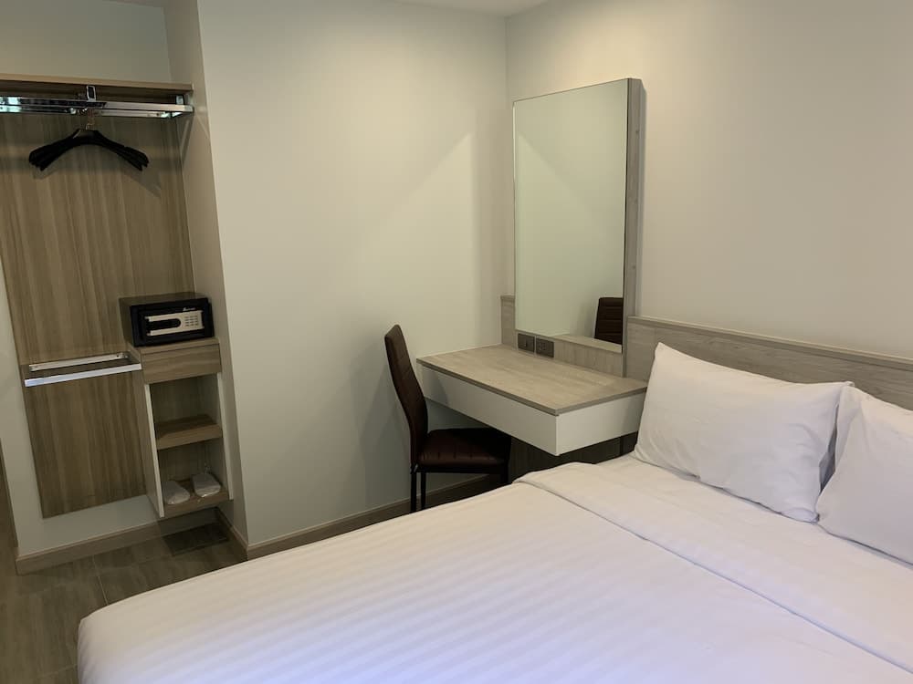Thana Wisut Hotel — 11