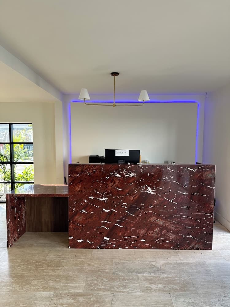 Hotel al anochecer — 12
