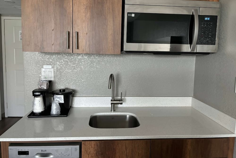 La Quinta Inn & Suites by Wyndham Ft Lauderdale Cypress Cr — 26