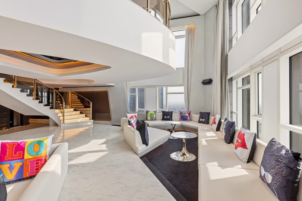 V Hotel Dubai, Curio Collection by Hilton — 29