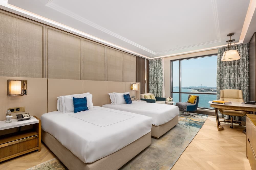 Taj Exotica Resort & Spa, The Palm, Dubai — 10