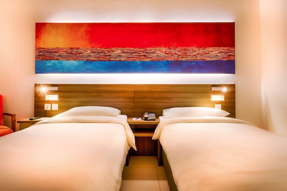 Citymax Hotel Al Barsha at the Mall — 7