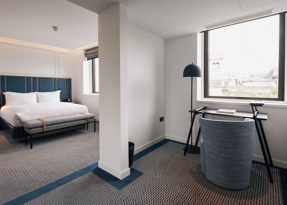 Page8, Seite Hotels — 15