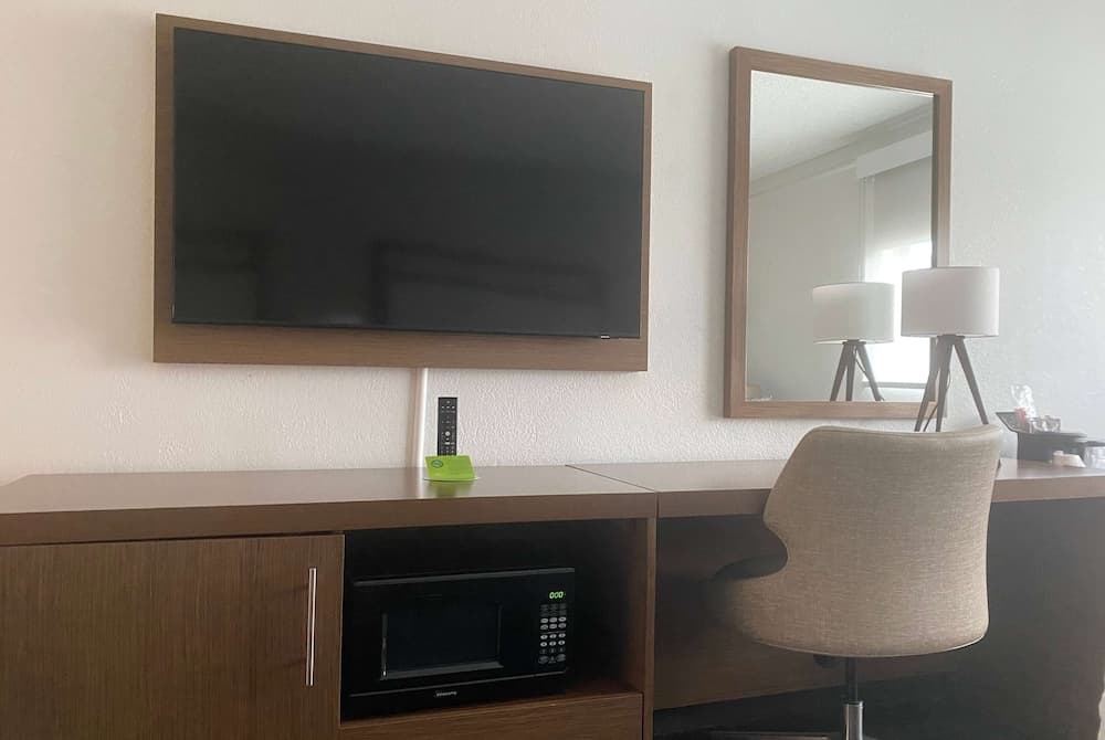 La Quinta Inn & Suites by Wyndham Ft Lauderdale Cypress Cr — 22
