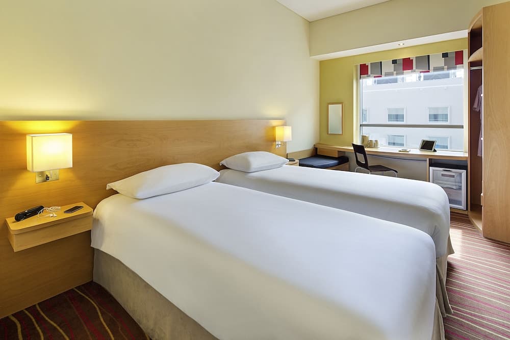 ibis Dubai Al Rigga — 24