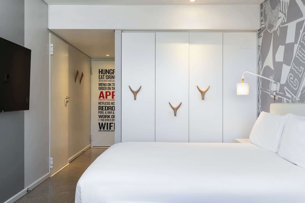 Radisson RED V&A Waterfront, Cape Town hotel, Silo 6, South Arm Road, V&A Waterfront, Cape Town, Western Cape, 8001, South Africa — photo 97