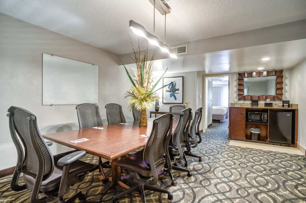 Embassy Suites by Hilton Orlando International Dr Kongresszentrum — 13