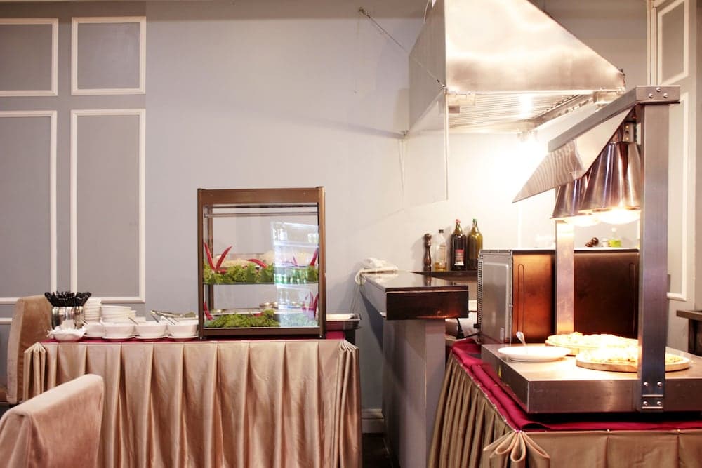 Picnic Hotel Bangkok — 30