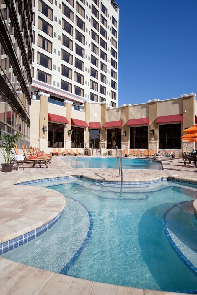 Ramada Plaza Resort & Suites by Wyndham Orlando Intl Drive — 4
