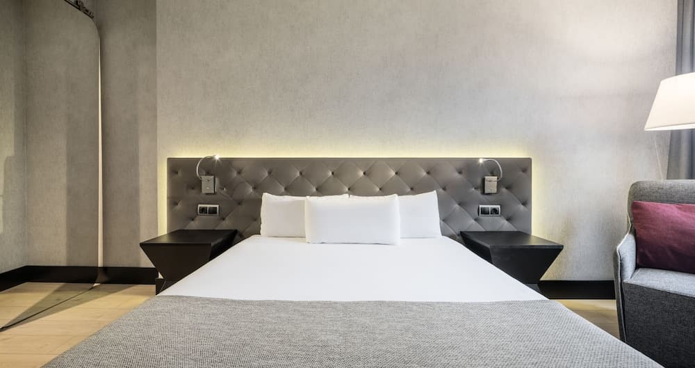 Hotel ILUNION Bel Art — 9