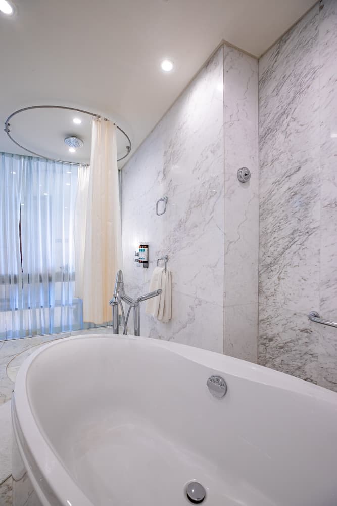 Media One Hotel Dubai — 16