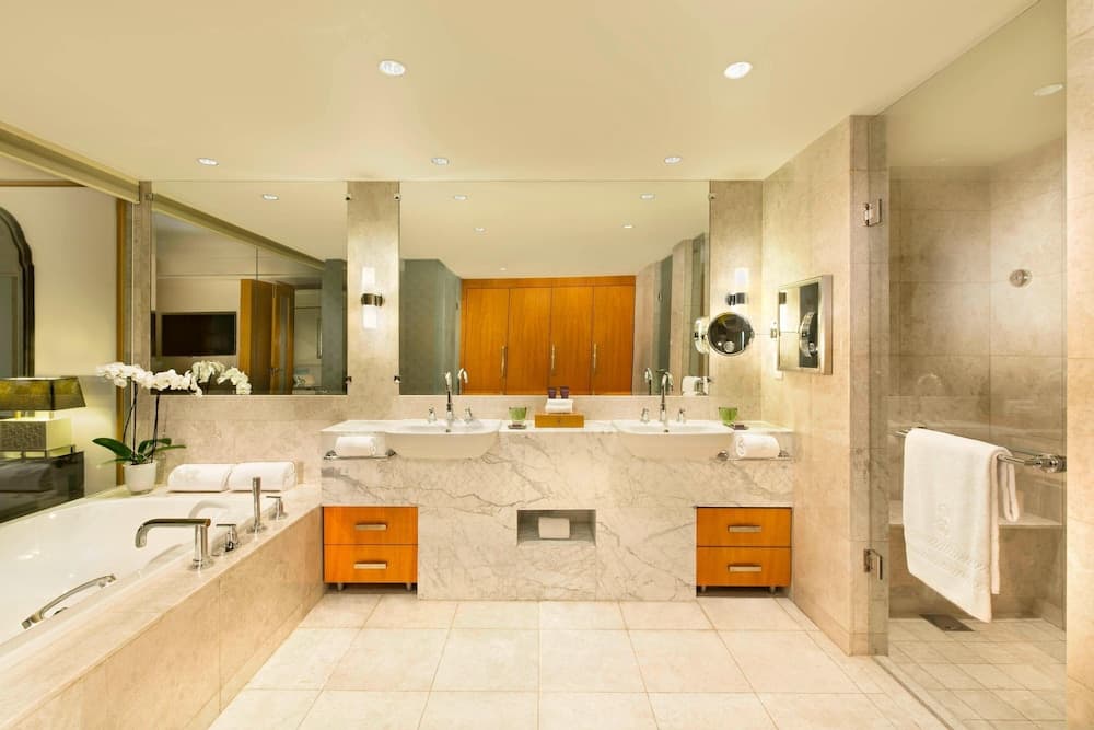 Das Ritz-Carlton, Dubai International Financial Centre — 28