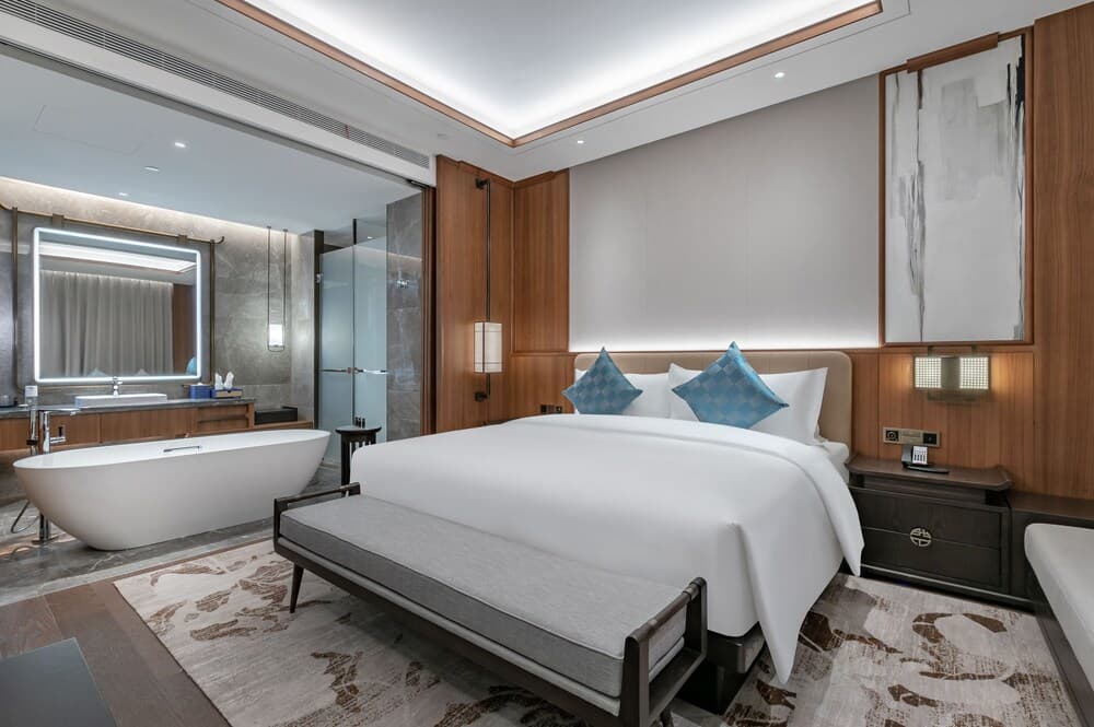 JA Beach Hotel, Dubai — 8