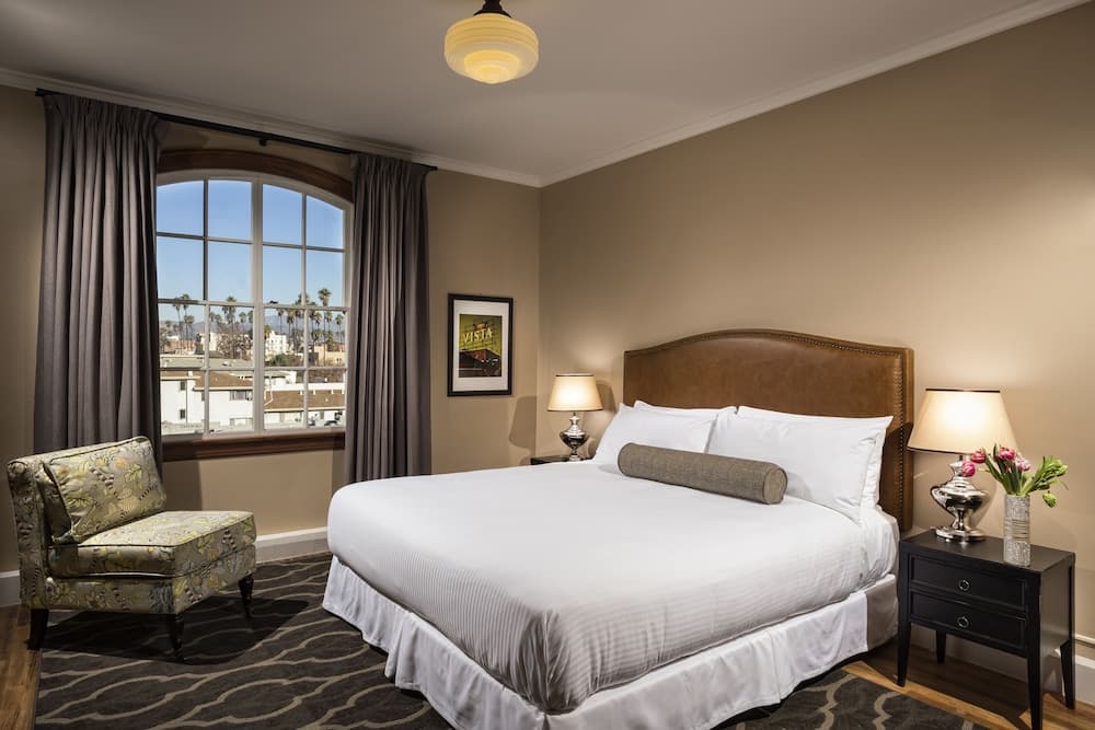 Hotel Normandie — 11