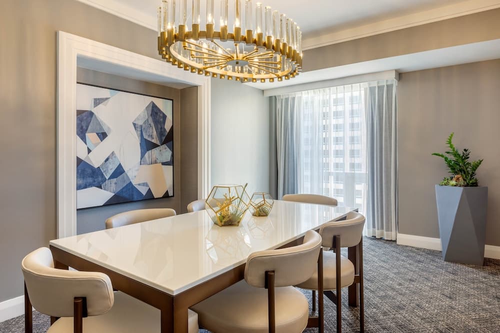 Omni Los Angeles Hotel en California Plaza — 17
