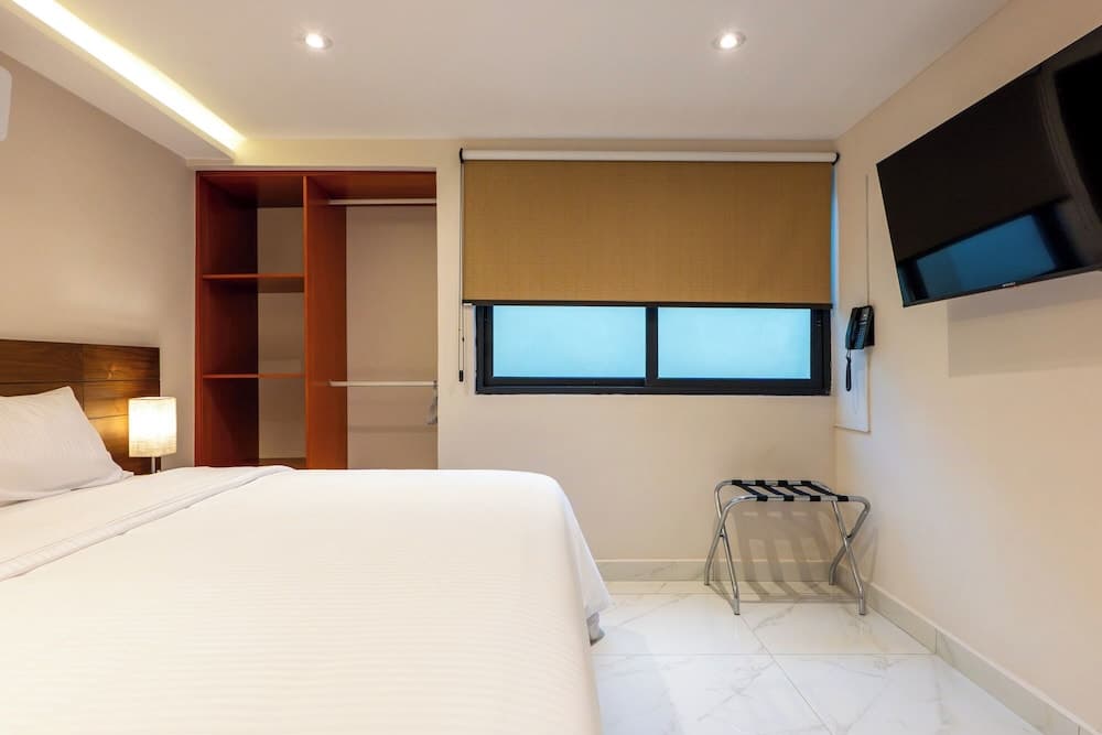 Hotel 28 — 5