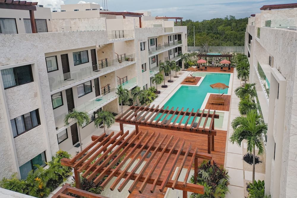 Blue Luxury Kukulkan — 28