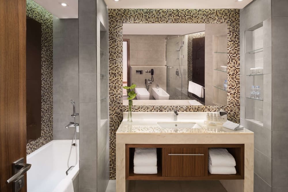 Radisson Blu Hotel Dubai Waterfront — 10