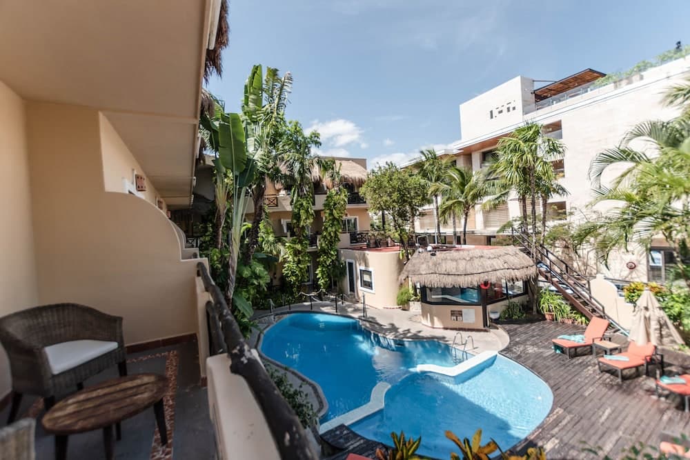 Riviera del Sol — 16