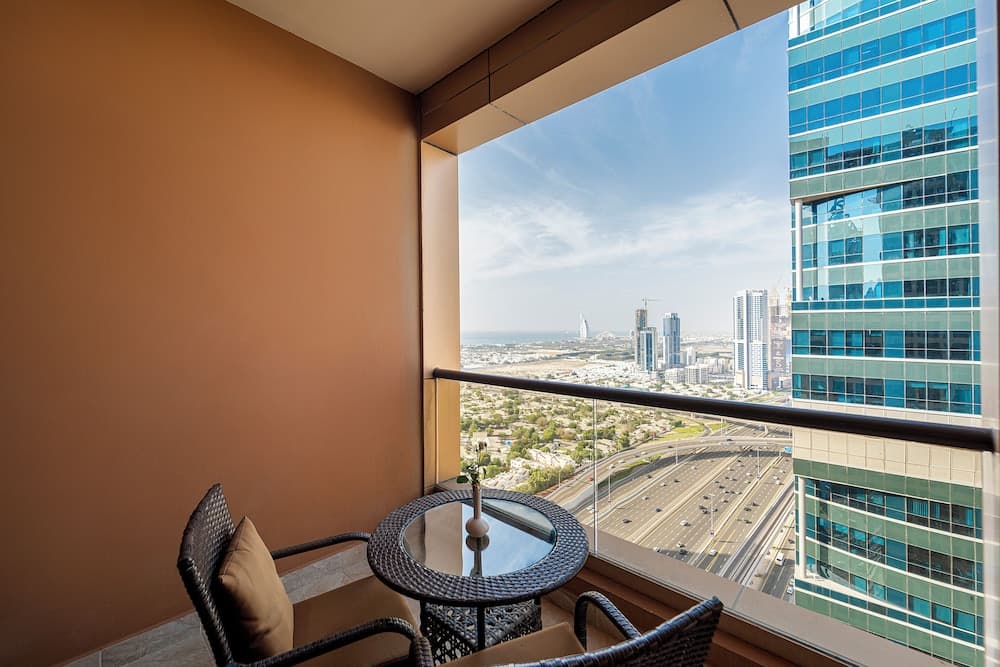 Mercure Dubai Barsha Heights Hotel Suites And Apartments — 7