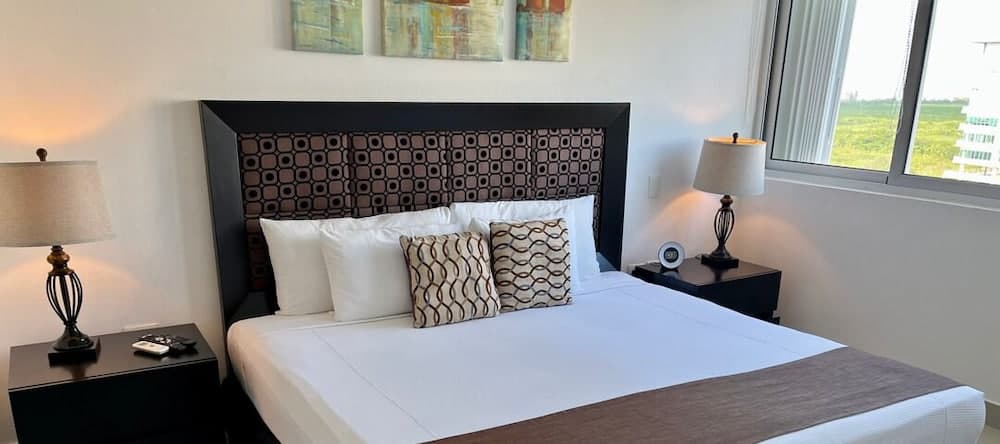 Suites Malecon Cancun — 12