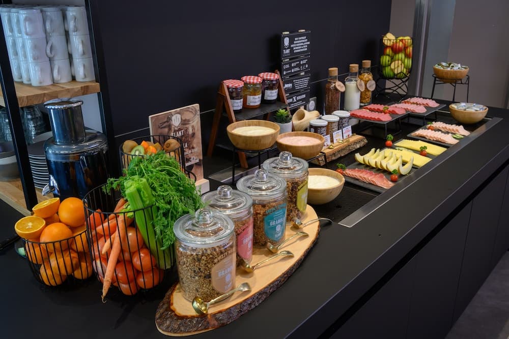Hotel Campanile Amsterdam Zuidoost — 11
