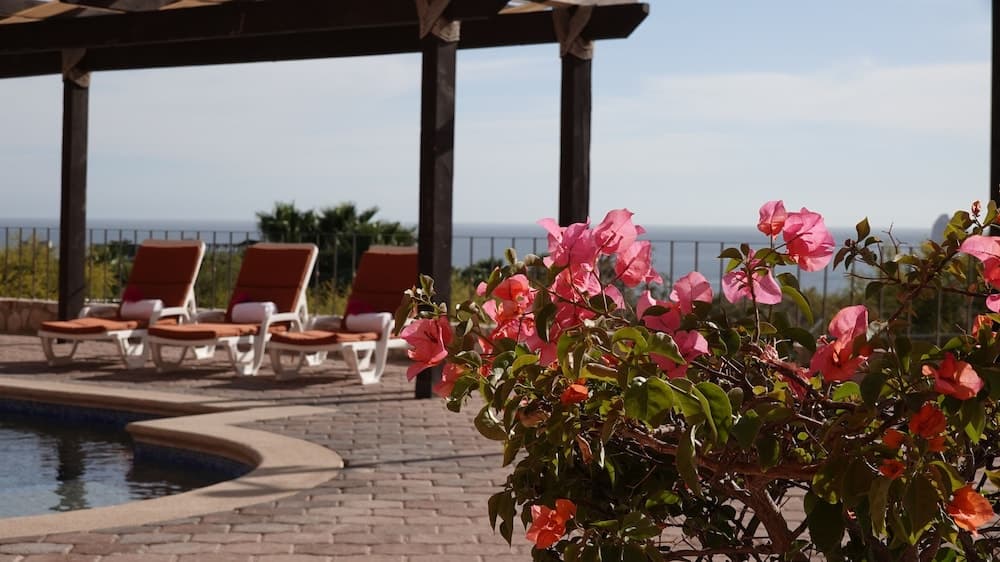 Sunrock Hotel and Suites — 2