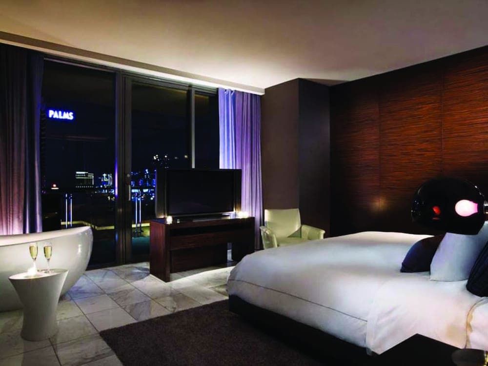 Palms Place — 6