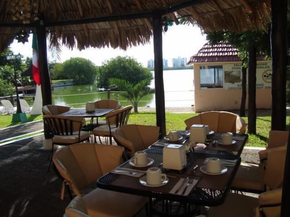 Gran Laguna Real — 3