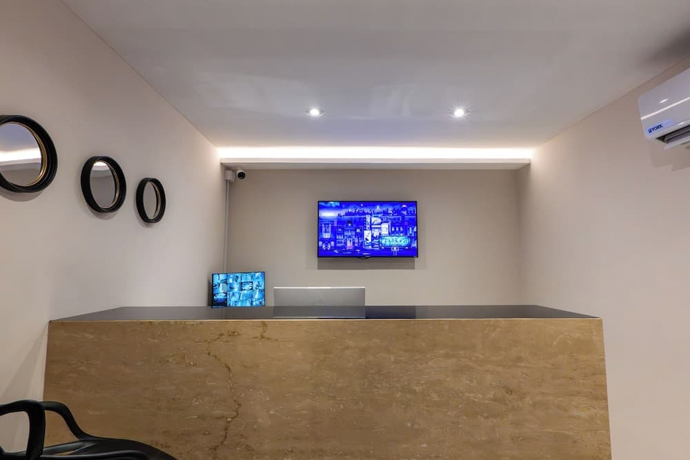Hotel 28 — 2