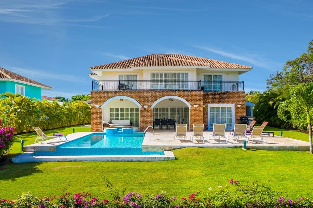 Beautiful 5-BDR 2 levels villa for rent — 1