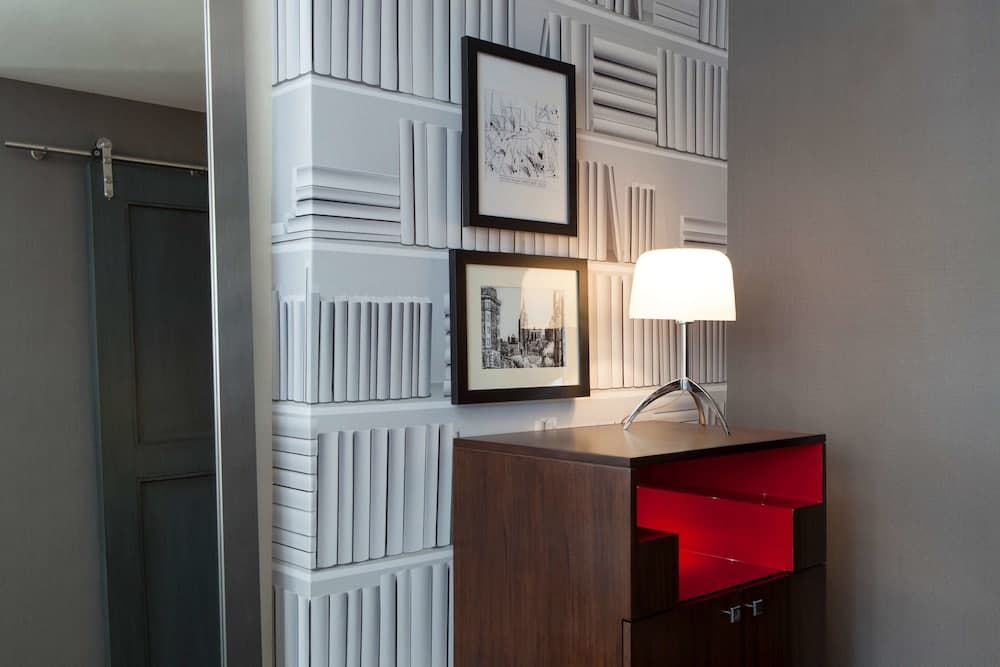 The Fifty Sonesta Hotel New York — 19