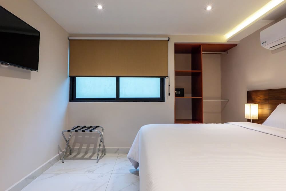 Hotel 28 — 4