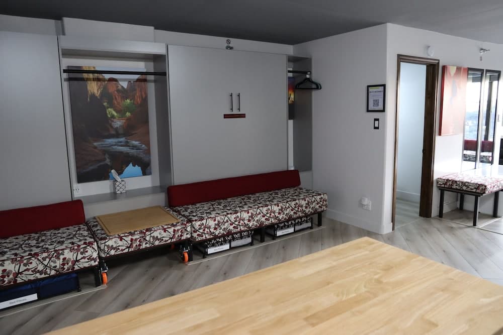 LVStripHouse Condos Sleeps up to 14 — 5