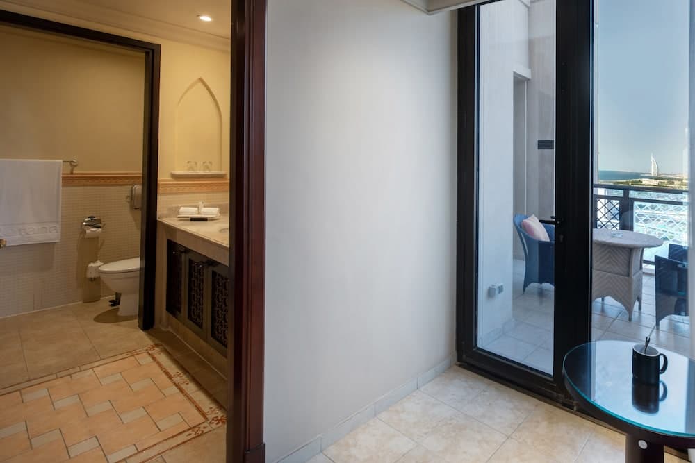 Arjaan by Rotana Dubai Media City — 8