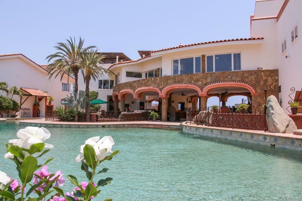 Landclub Entspannende Suite Pool — 5