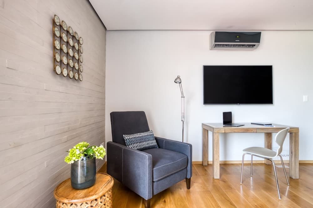 AR 218 Hotel von ULIV — 4