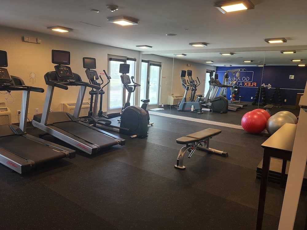 Holiday Inn Express & Suites Ft. Lauderdale N - Exec Airport by IHG — 22