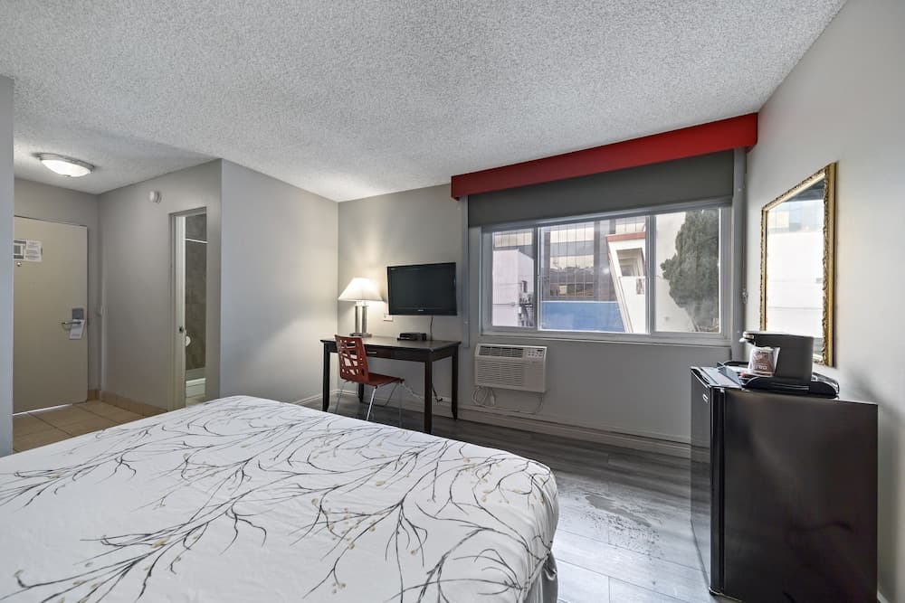Royal Pagoda Motel — 3