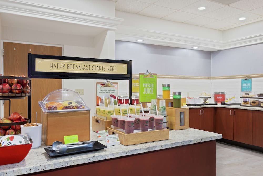 Hampton Inn & Suites Orlando Intl Dr N — 22