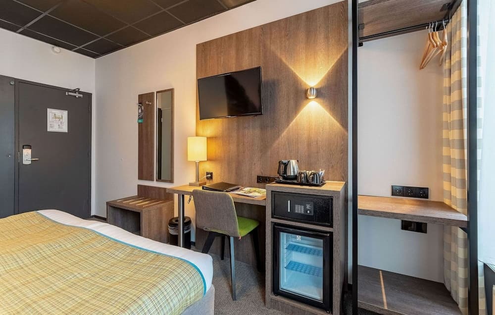 Hotel Cornelisz — 23