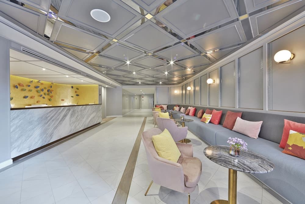 The Quarter Ploenchit by UHG — 3