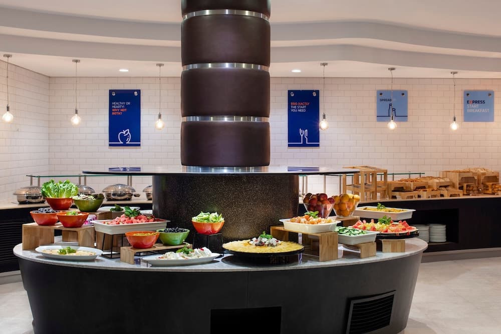 Holiday Inn Express Dubai Airport by IHG — 4