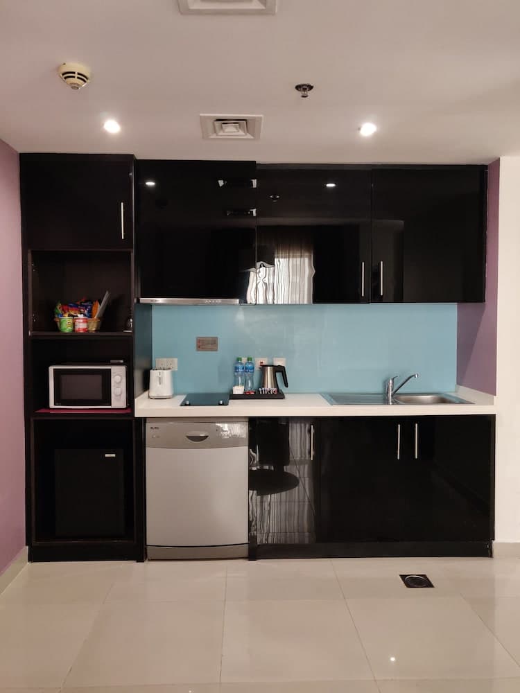 Ramada Hotel and Suites by Wyndham Dubai JBR — 8
