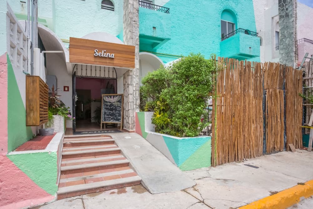 Nílu Cancun Downtown by Selina — 6