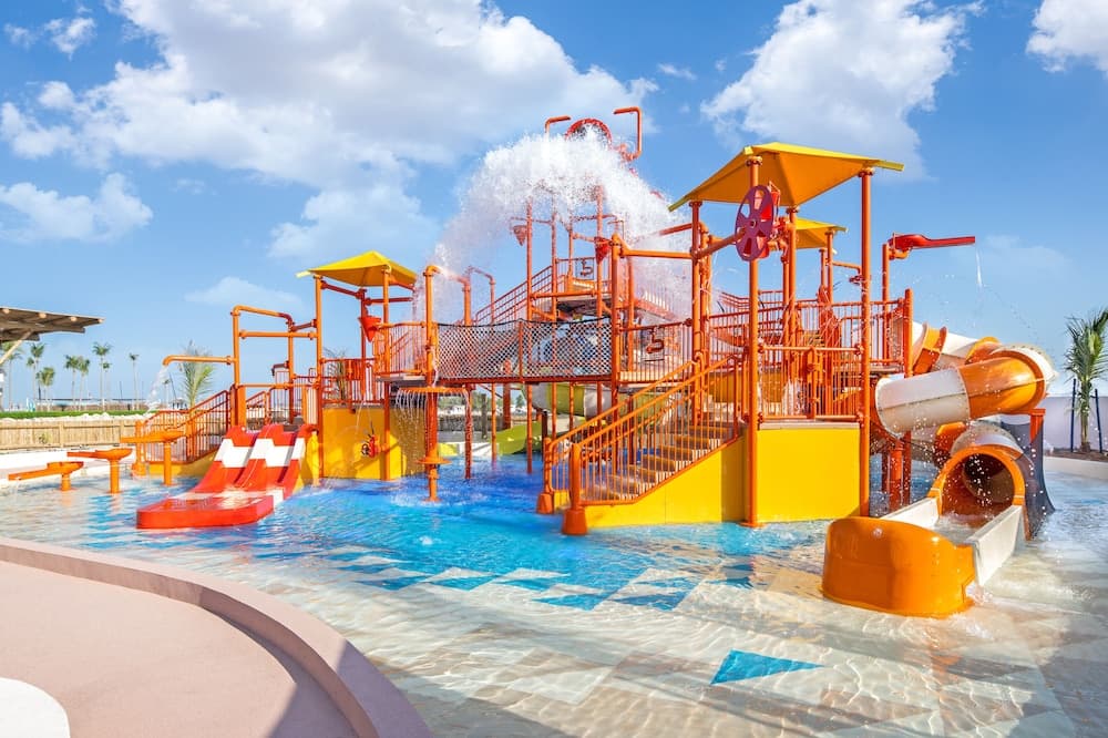 JA Beach Hotel, Dubai — 26